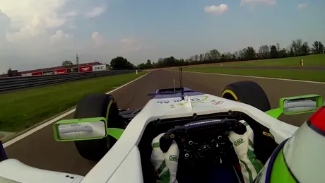 Aşa conduce o femeie, pilot de Formula 1. VIDEO