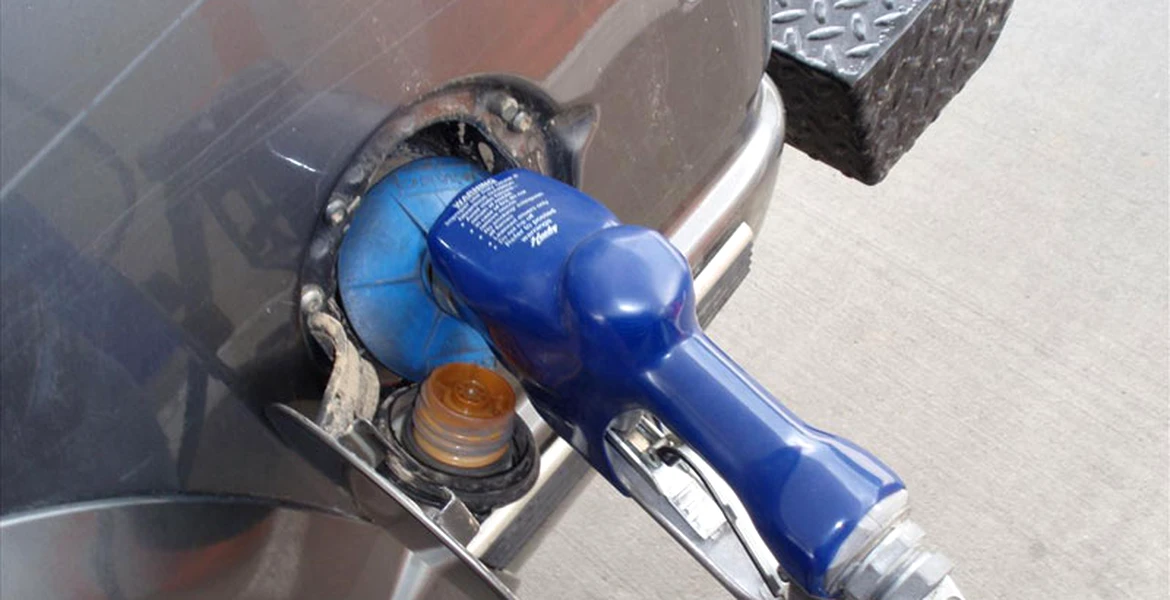 Petrom creşte preţul la combustibili iarăşi