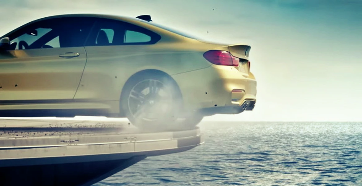 BMW, cea mai spectaculoasă reclamă făcută vreodată. Noul M4 în drift pe un portavion! VIDEO
