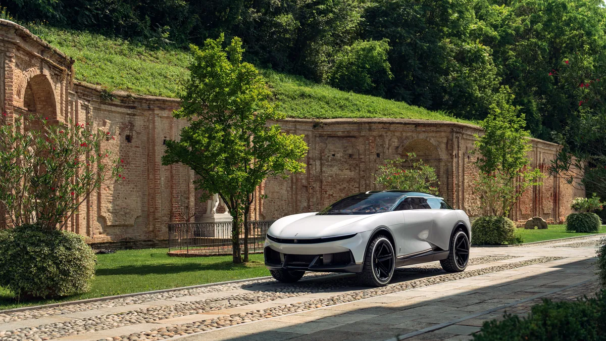 Pininfarina Pura Vision vrea să ne facă să uităm de Ferrari Purosangue și de Lamborghini Urus - GALERIE FOTO