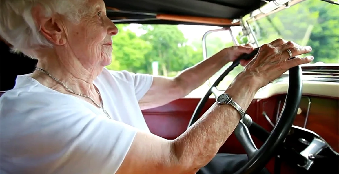 Oameni şi maşini: Margaret Dunning, femeia de 102 ani care conduce de o viaţă
