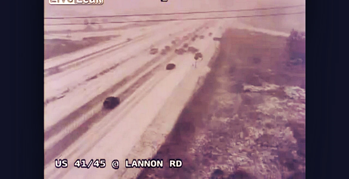 Peste 70 de maşini implicate într-un accident în lanţ pe autostradă în SUA. VIDEO