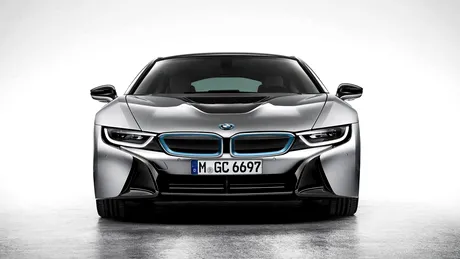 BMW fură coroana de la Audi şi livrează primele maşini cu faruri laser
