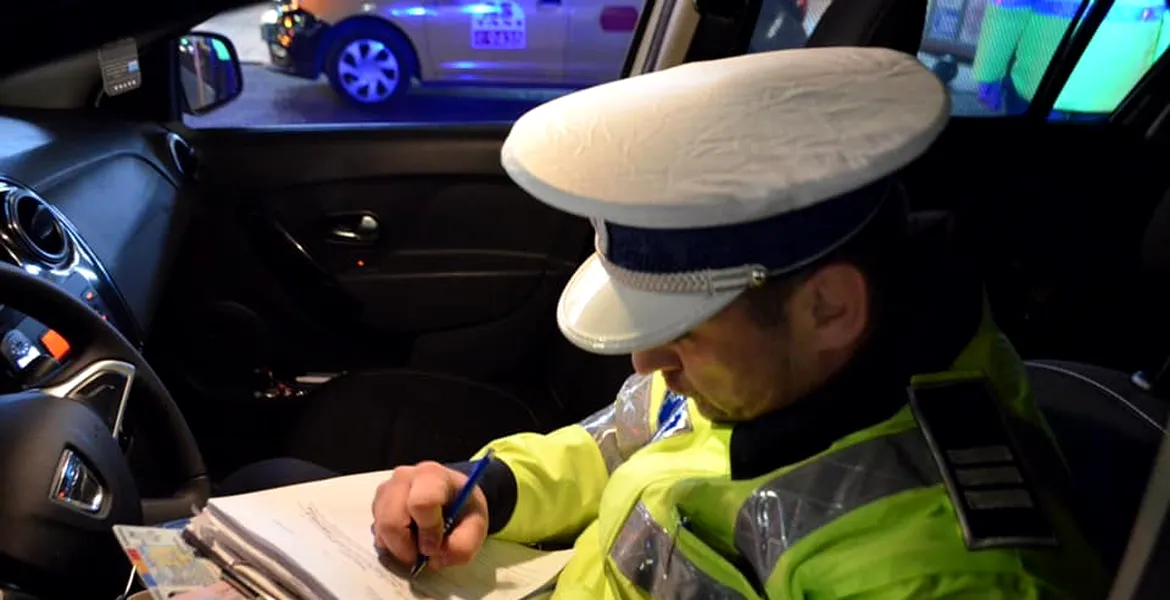 Un autoturism a fost prins între două TIR-uri pe cel mai circulat drum din Moldova – FOTO