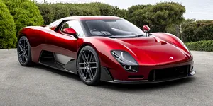 <span class='prepend'>Foto |</span> McLaren prezintă McL 6GT, modelul care marchează o schimbare de direcție pentru producătorul din Woking. Transmisie manuală și motor V8