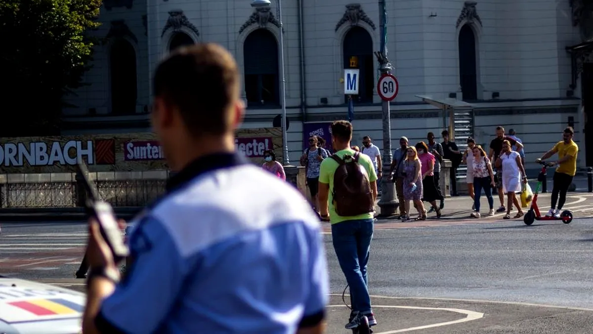 Polițiștii îi amendează pe cei care merg cu trotinetele electrice pe trotuar