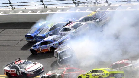 Tragedie în lumea automobilismului din SUA. Unul dintre cei mai titrați piloți NASCAR a murit la doar 41 de ani
