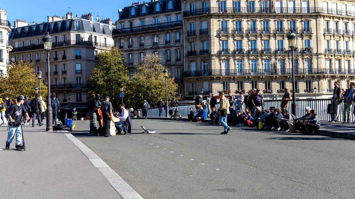 Ce s-a întâmplat în marile orașe, precum Paris sau Oslo, care au dat afară mașinile din centrul lor. Berlinul le-ar puta urma exemplul