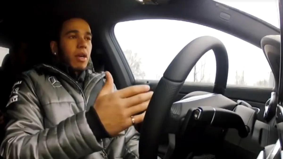 Lewis Hamilton îşi vinde maşina. Cât costă o maşină de campion - FOTO