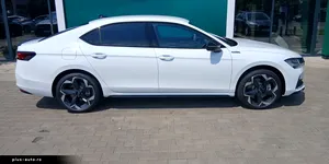 Mașina Zilei – Skoda Superb cu 265 CP: Tot spațiul din lume, combinat cu un motor performant