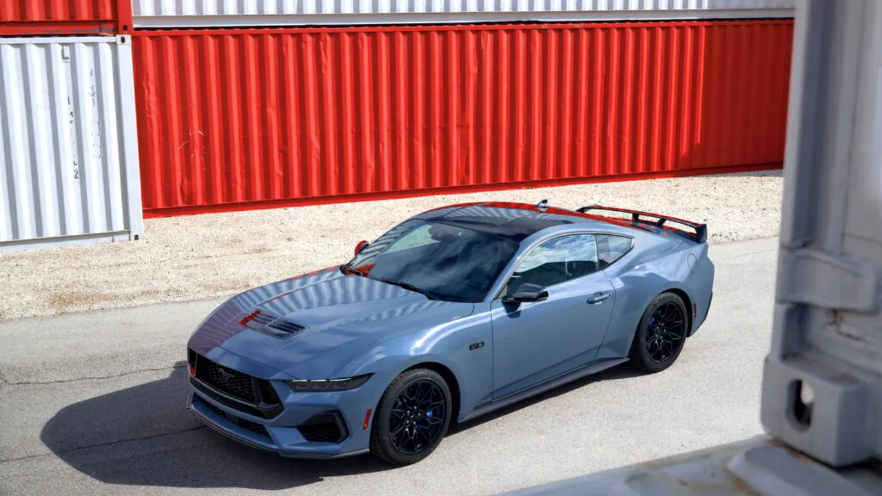 ford-scoate-la-licitatie-primul-exemplar-al-noii-generatii-mustang4 