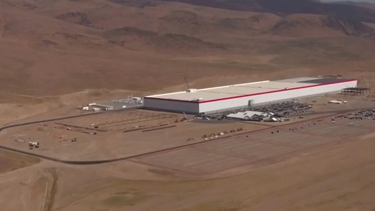 Gigafactory, cea mai mare fabrică de baterii Tesla - VIDEO