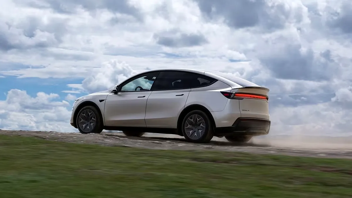 Tesla lansează în China versiunea cu ampatament extins pentru Model Y. Cât costă SUV-ul pe piața chineză?