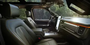 Ford recheamă în service peste jumătate de milion de SUV-uri. O piesă din interior a provocat rănirea a 65 de persoane
