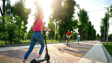 Abonament lunar pentru trotinete electrice: curse la tarif fix și deplasări de până la 20 de minute în București