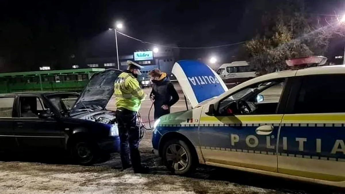 Polițiștii continuă seria faptelor bune. Cum l-au ajutat pe un șofer a cărui mașină nu mai pornea?