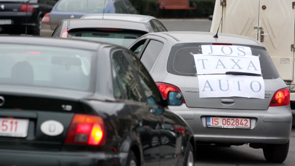 Penalizarea maşinilor care poluează, pregătită de Guvern. Ministrul mediului vorbeşte despre noua taxă auto