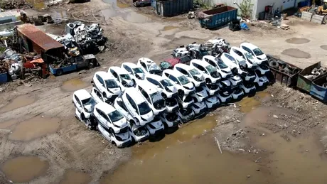 Un operator de car-sharing și-a aruncat mașinile la gunoi după ce a dat faliment