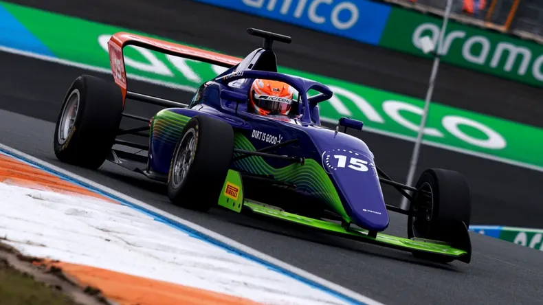 <span class='prepend'>F1 Academy |</span> Zoe Florescu Potolea termină cursa din Zandvoort pe locul 11, după ce a fost descalificată din calificări. Care este motivul?