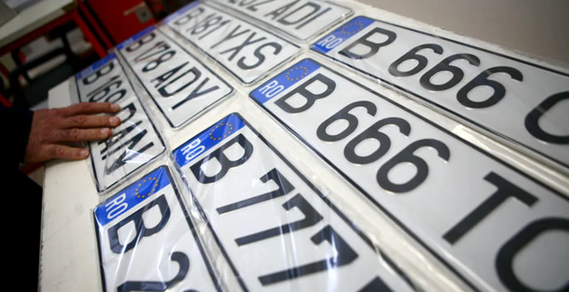 Numerele auto între YAD şi SEX. JOS e interzis, SUS e permis, COW n-ai voie, BOU ajunge pentru toţi
