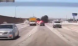 Miracol pe o autostradă din California. Un avion a aterizat printre mașini – VIDEO