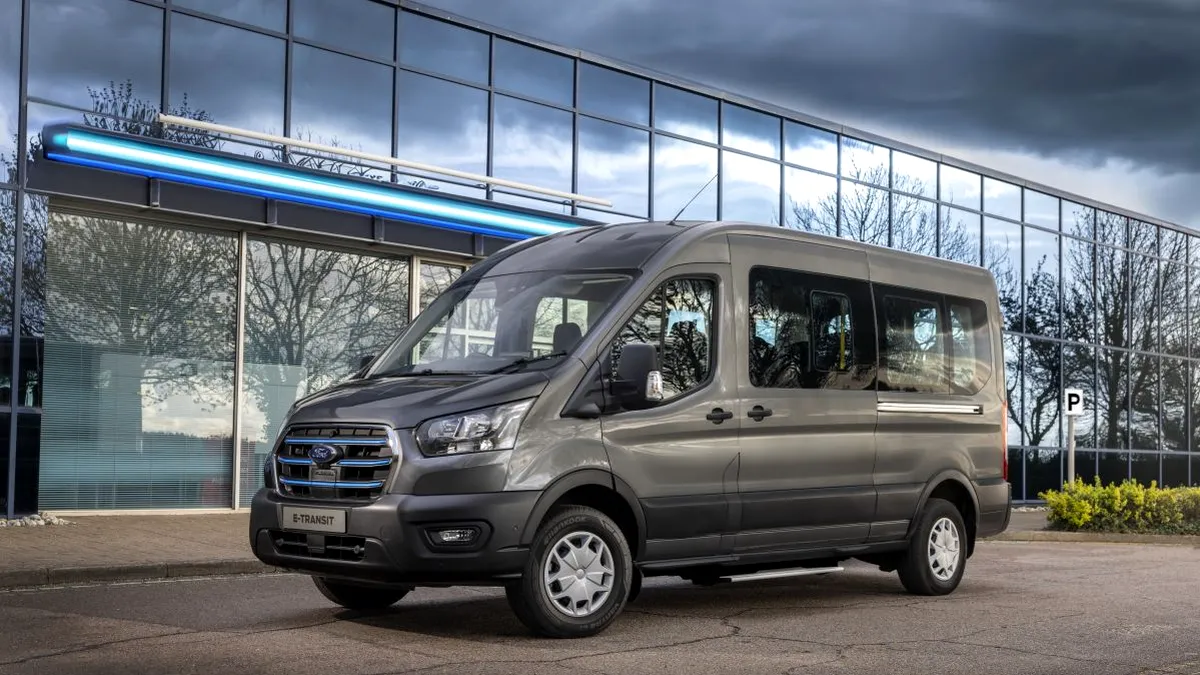 Ford E-Transit primește actualizări: autonomie mai mare și încărcare mai rapidă