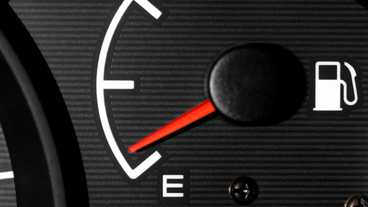 22-gas-light-low-fuel 