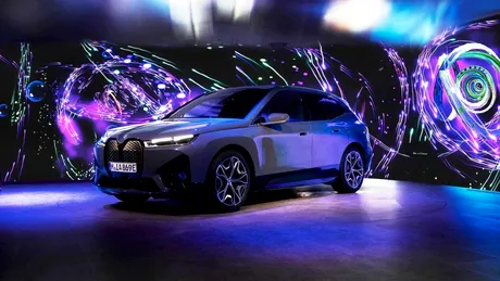 CES 2022: BMW aduce arta digitală în noul SUV electric iX M60 (cu video)