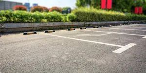 Reșița vrea să digitalizeze 2.100 locuri de parcare: Șoferii vor vedea într-o aplicație unde e un loc liber