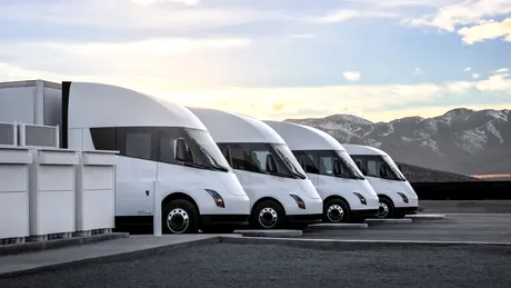 Tesla a livrat primele camioane electrice Semi