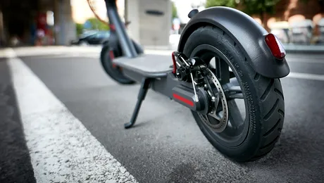 Trotinetele electrice vor avea nevoie de RCA. România adoptă noua lege inspirată din modelul european