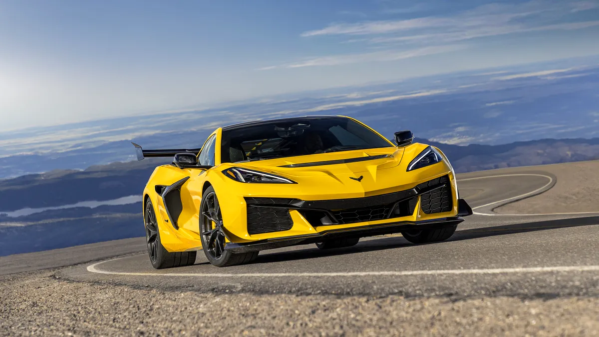 Noul Chevrolet Corvette ZR1 este hypercar-ul american pe care îl așteptam - GALERIE FOTO