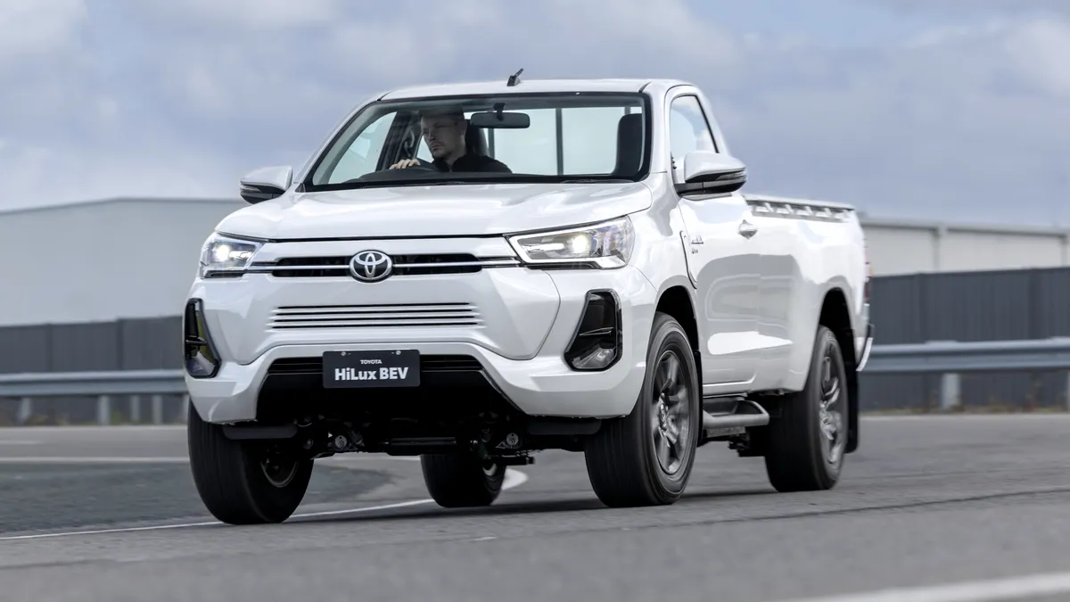 Toyota anunță că Hilux va primi o versiune electrică în 2025