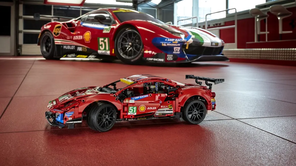 Cel mai nou model de la grila de start: LEGO Technic Ferrari 488 GTE - GALERIE FOTO