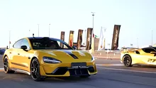 VIDEO SUV-ul Xiaomi SU7 Ultra a depășit Ferrari-ul SF90 XX într-o cursă în linie dreaptă în deșert