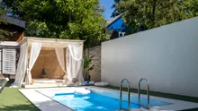BANCUL ZILEI. BULĂ: – Vreau și eu un conăcel, acolo, cu 100 mp, teren de tenis, piscină...