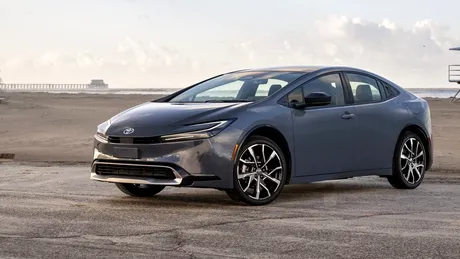 Toyota spune că 9 milioane de mașini electrice sunt la fel de poluante ca 27 de milioane de hibride