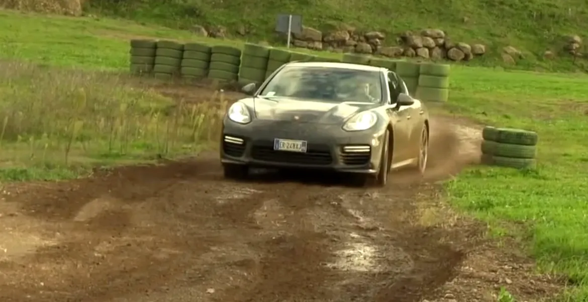 Porsche Panamera Turbo, brutalizat într-un test off-road. VIDEO