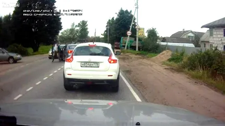 Ce să faci dacă vinovatul unui accident vorbea la telefon. VIDEO