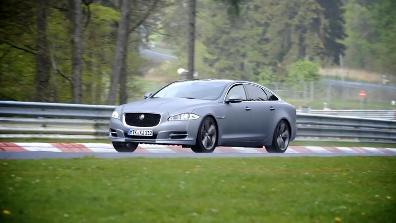 1-0008-jaguar-xj-supersport-ring-taxi-3-255b2-255dfront 