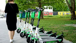 Trotinetele electrice de închiriat nu vor mai circula în parcurile din București. Acestea se vor opri automat