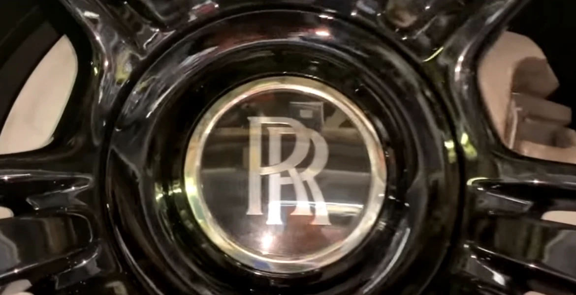Cum se schimbă uleiul la un Rolls-Royce Phantom – VIDEO