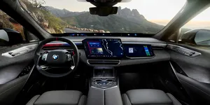 BMW renunță la butoanele fizice de la interior pentru că tinerii ar prefera să vorbească cu mașinile lor