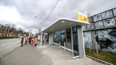 Cum arată prima stație smart de autobuz din Sibiu - FOTO