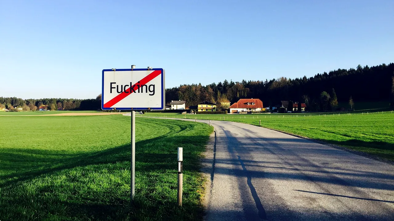 shutterstock_fucking-austria 