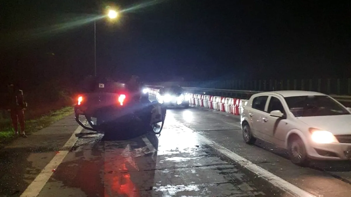 Un șofer în comă alcoolică s-a răsturnat pe contrasens pe Autostrada Soarelui