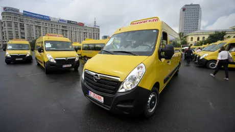 Opel va pune 600 de microbuze şcolare Movano la dispoziţia elevilor români