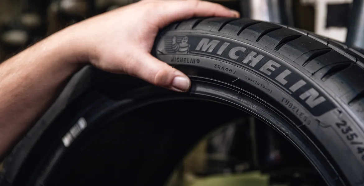 Michelin închide două uzine iar cel puțin 1.200 de angajați vor fi disponibilizați