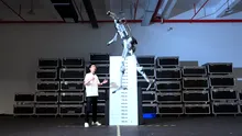 Robotul chinezesc „Superman” aleargă mai repede decât Usain Bolt și sare 2 metri