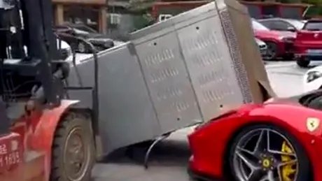 O zi cu ghinion pentru proprietarul unui Ferrari F8 Tributo: cum și-a găsit mașina în parcare - Galerie FOTO